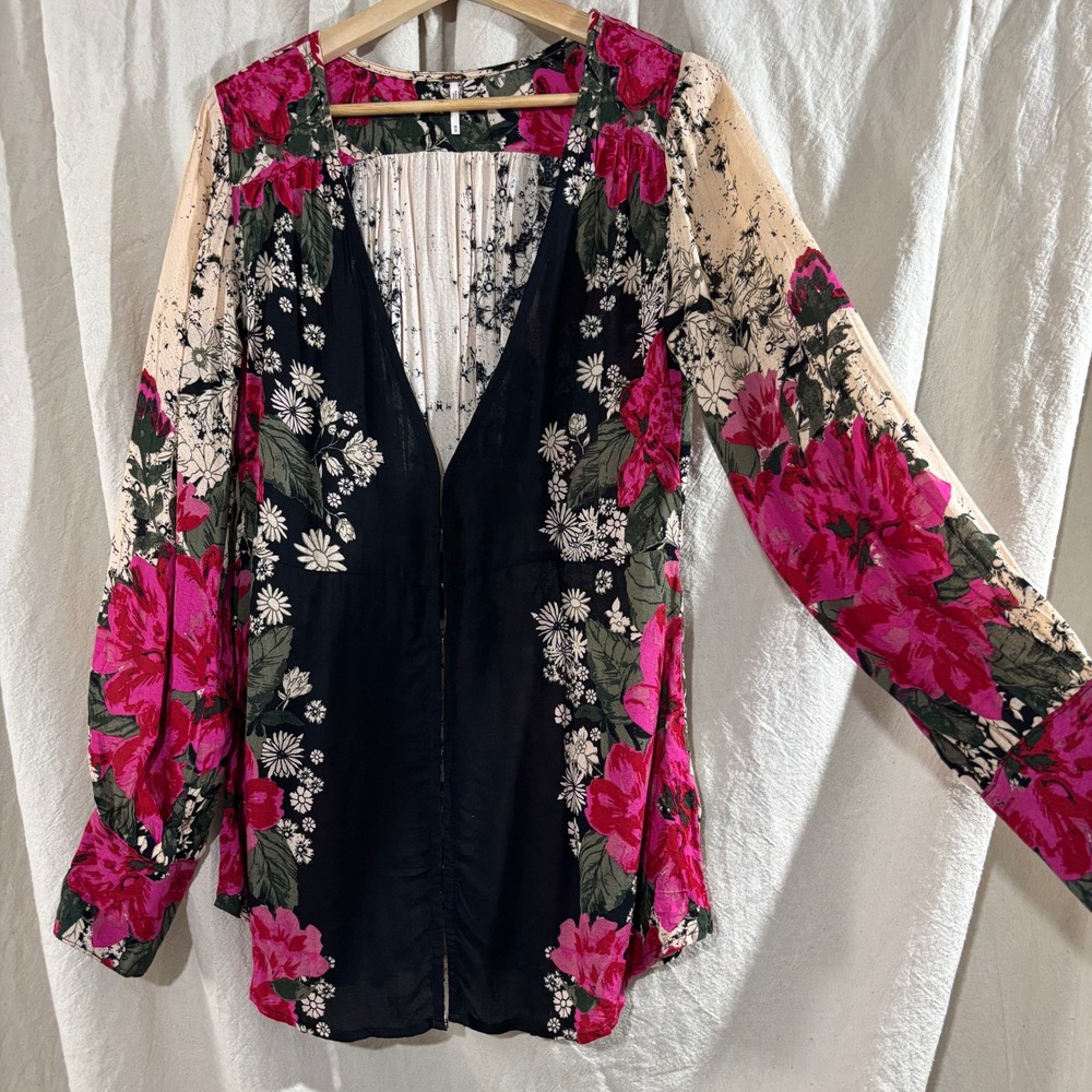 Free People Floral Print Tunic Top Pink Black V-Neck Boho Dark Romance Medium